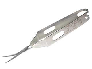 12.4 cm scissors w/ 2.2 cm curved blades